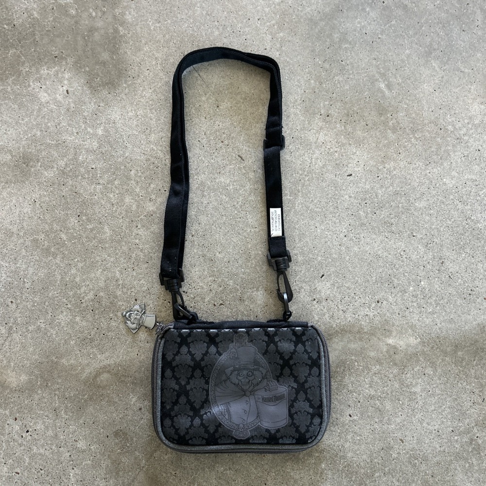WDI Haunted Mansion Small Pin Bag HTF Never Used